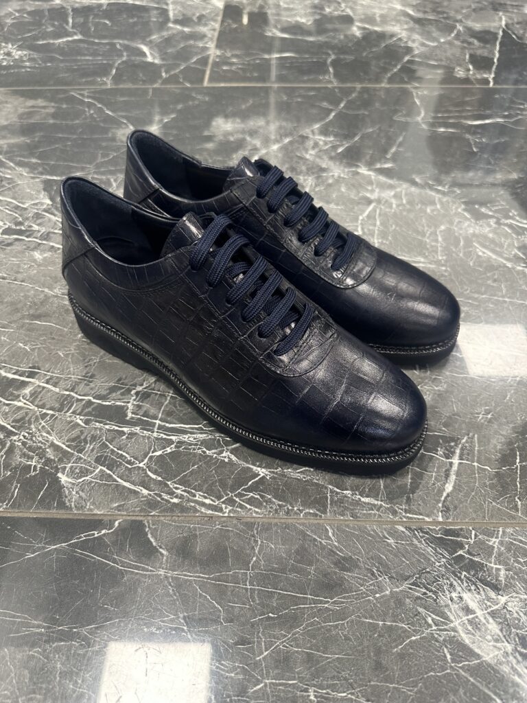 Dunkelblaue Sneaker Schuhe für Herren mit Kroko Prägung