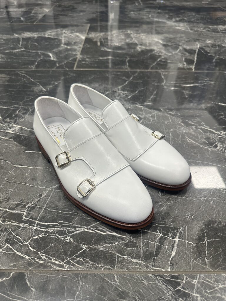 Weiße Loafer Schuhe für Herren mit Monkstrap