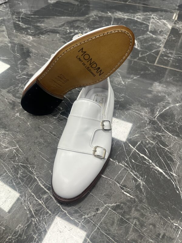 Weiße Loafer Schuhe für Herren mit Monkstrap und Ledersohle