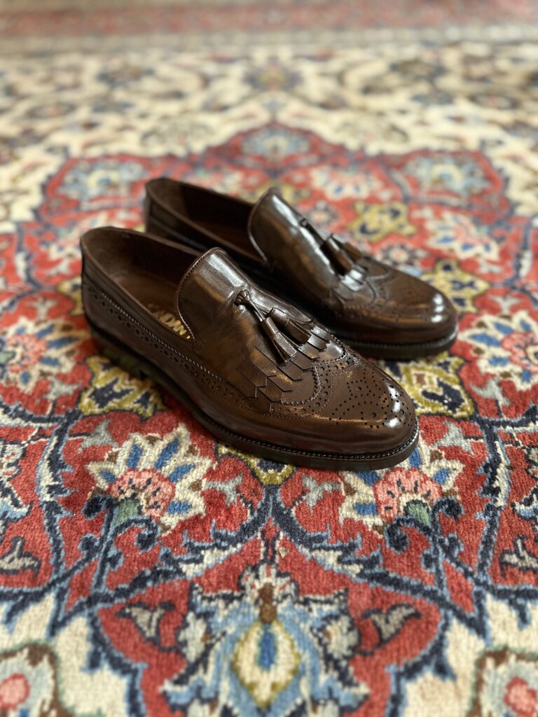 Braun Loafer Schuhe für Herren mit Fransen, Bommel und Brogue-Details